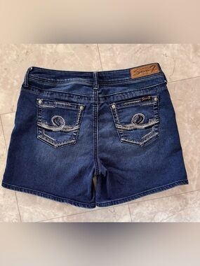 Seven7 Women’s Blue Jean Mid Rise Denim Shorts Size 10
